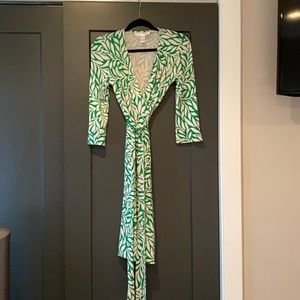 Diane Von Furstenberg Wrap Dress Size 6